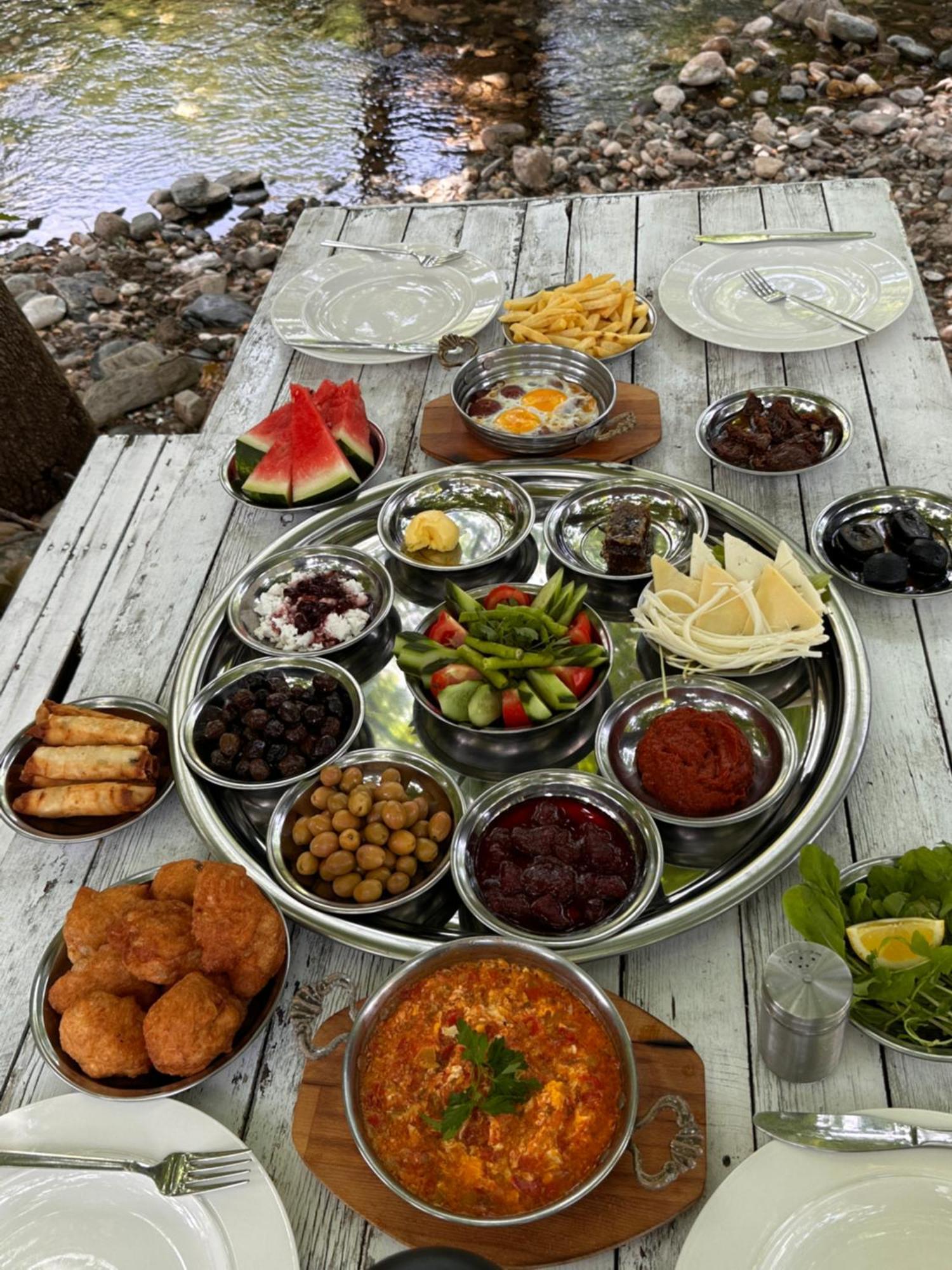 Sakliderebutikotel Edremit  Buitenkant foto